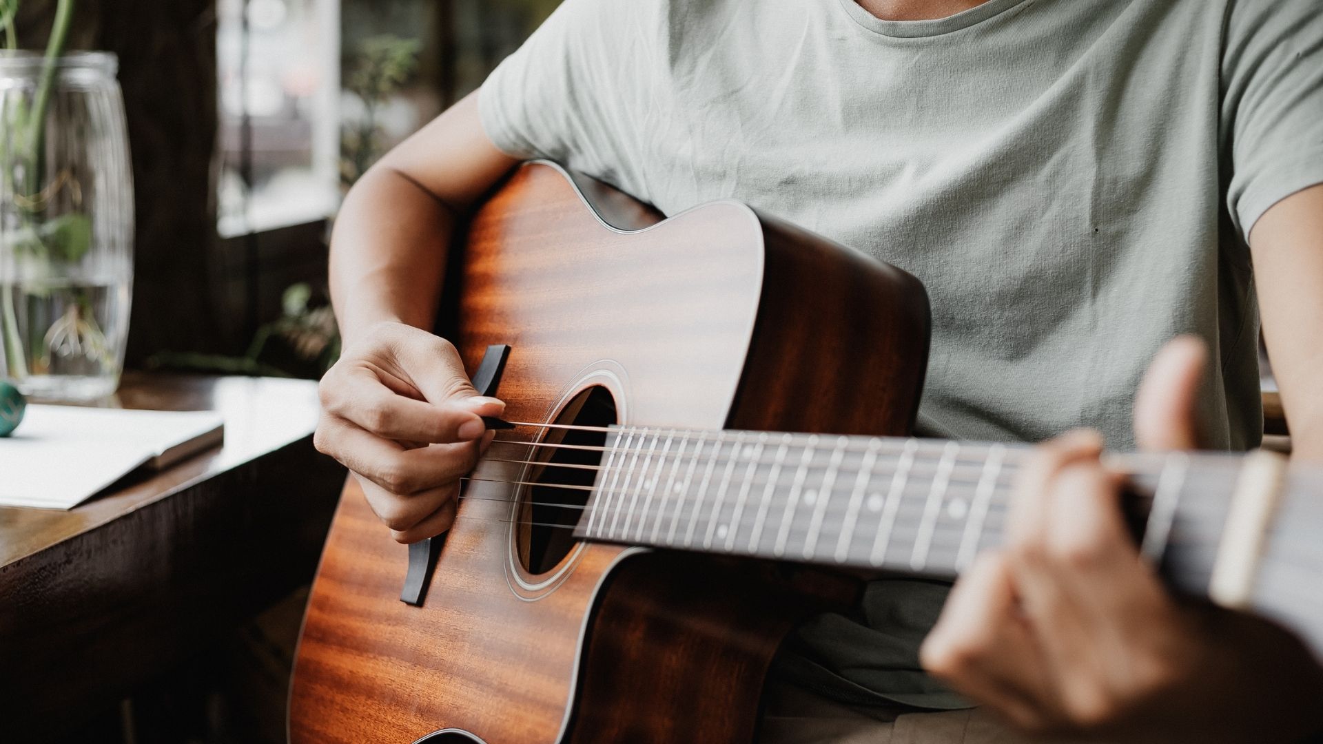 Learn Guitar Easily with Your Favourite Songs